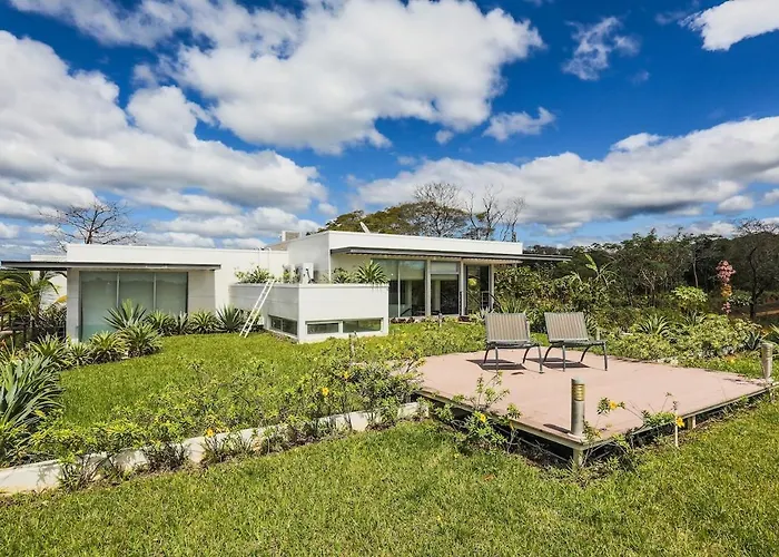 Luna Luxury Meets Nature Villa *