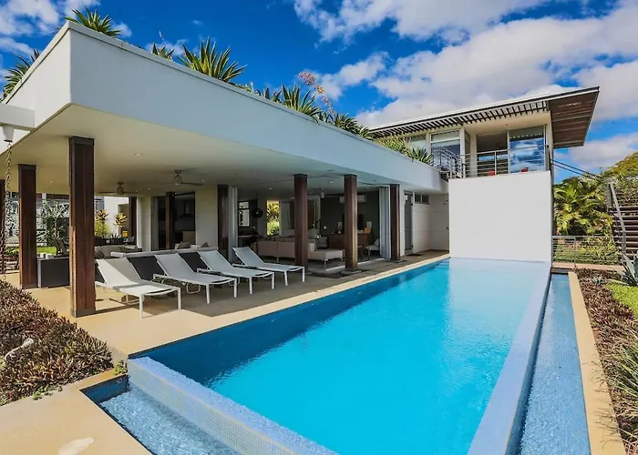 Luna Luxury Meets Nature Playa Azul