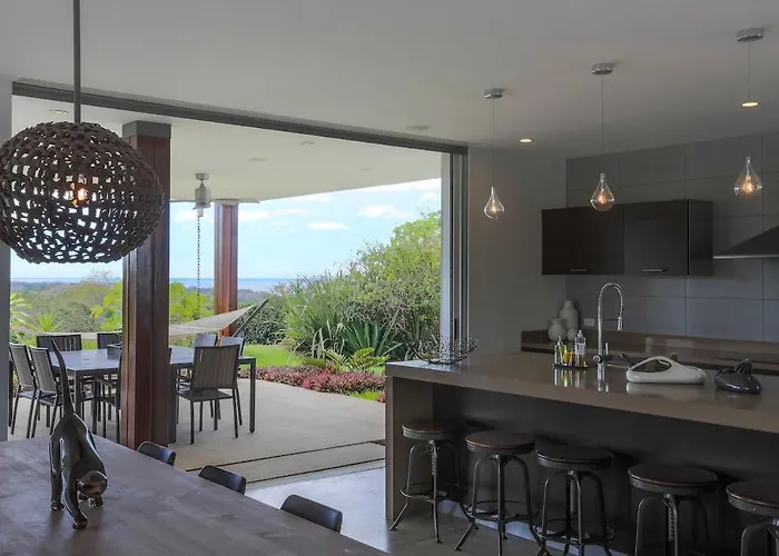 Luna Luxury Meets Nature Villa *